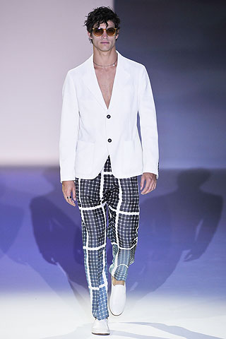 Giorgio Armani / - 2011